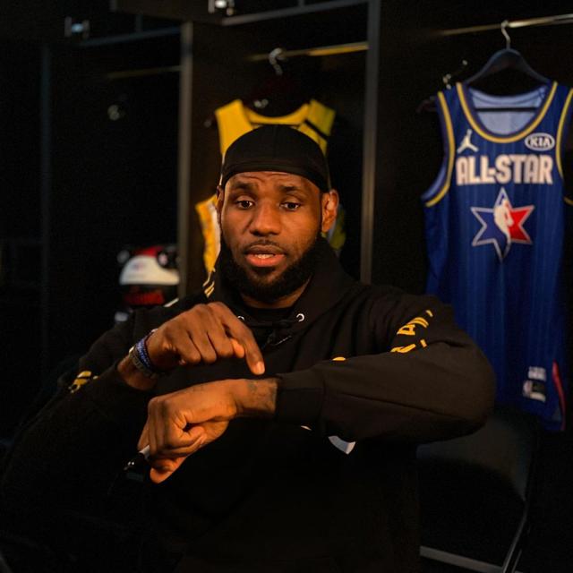 对球压迫更 对球压迫更