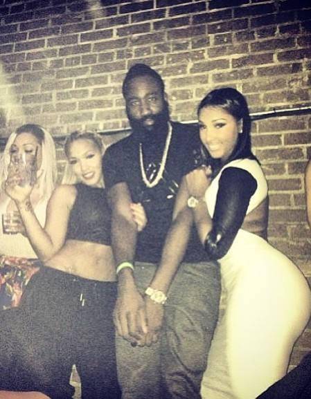 尽管河村身 尽管河村身